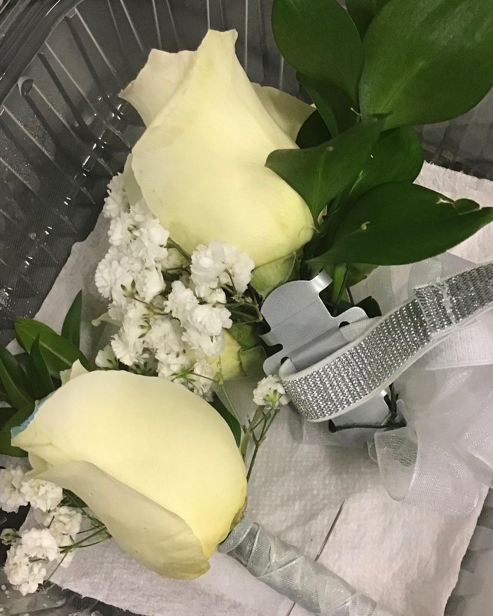cloverhighcte's tweet photo. It’s Prom Weekend in #blueeaglenation and our Ag. Science teacher, Ms. Payne, aka... “Plant Lady” has been busy making corsages and boutonnières...aren’t they gorgeous?! 💃 🕺🏾#promweekend #clovercte #plantlady #cteinsc #agscience #putyourdancingshoeson https://t.co/GKNyqgwq6f