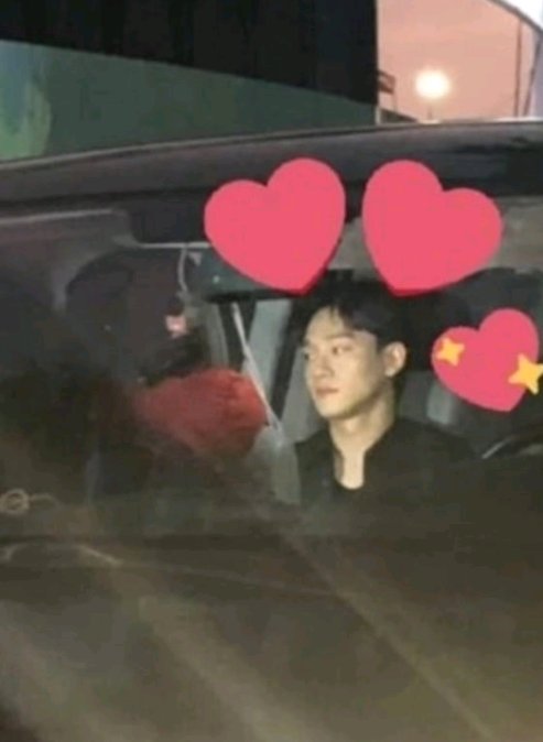 dazaijd's tweet photo. This honestly my first time seeing this jongdae pic 😭 https://t.co/Jo1fdAkpZo