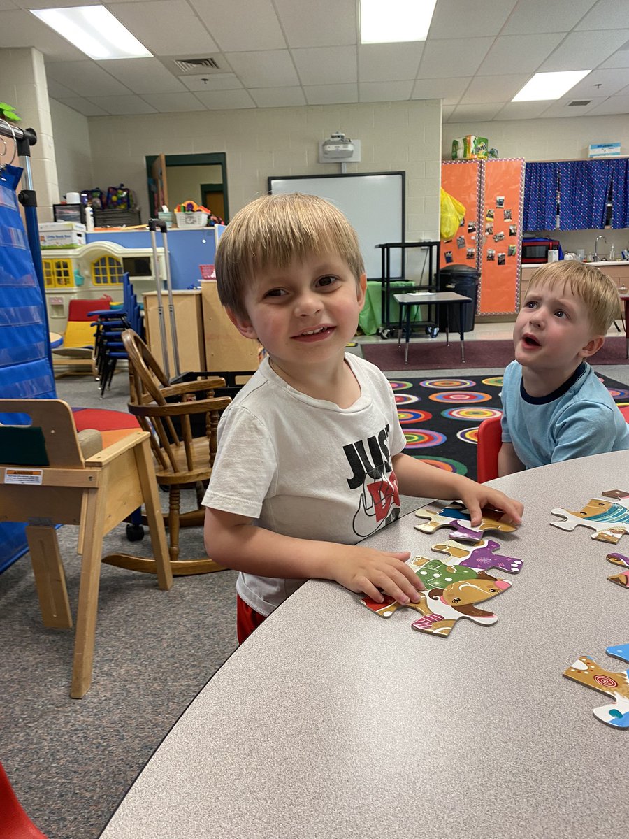 Mrs. Luci's <a href="/CENT_Tweets/">Centennial Panthers</a> friends were all smiles today while working with puzzles! <a href="/DCSTNspePops/">Dickson County Special Populations</a> @WburtonWoody