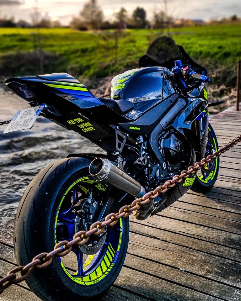 MoreMotorcycles's tweet photo. Suzuki GSXR https://t.co/mpdDzg3gcJ
