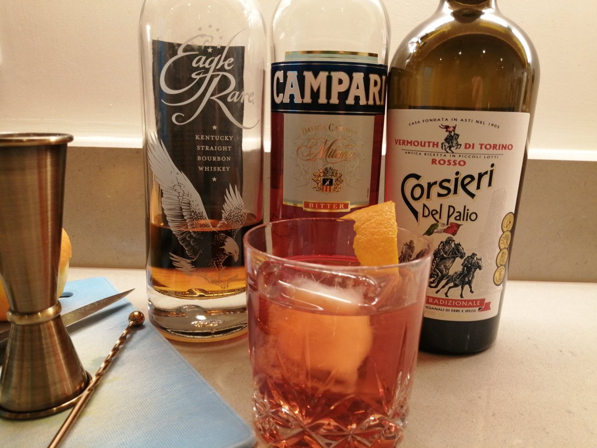 KevinAbrook's tweet image. That's more like it!! 😁🥃🍸👍
#FridayNightDram #boulevardier with @eaglerarelife 10YO Bourbon.