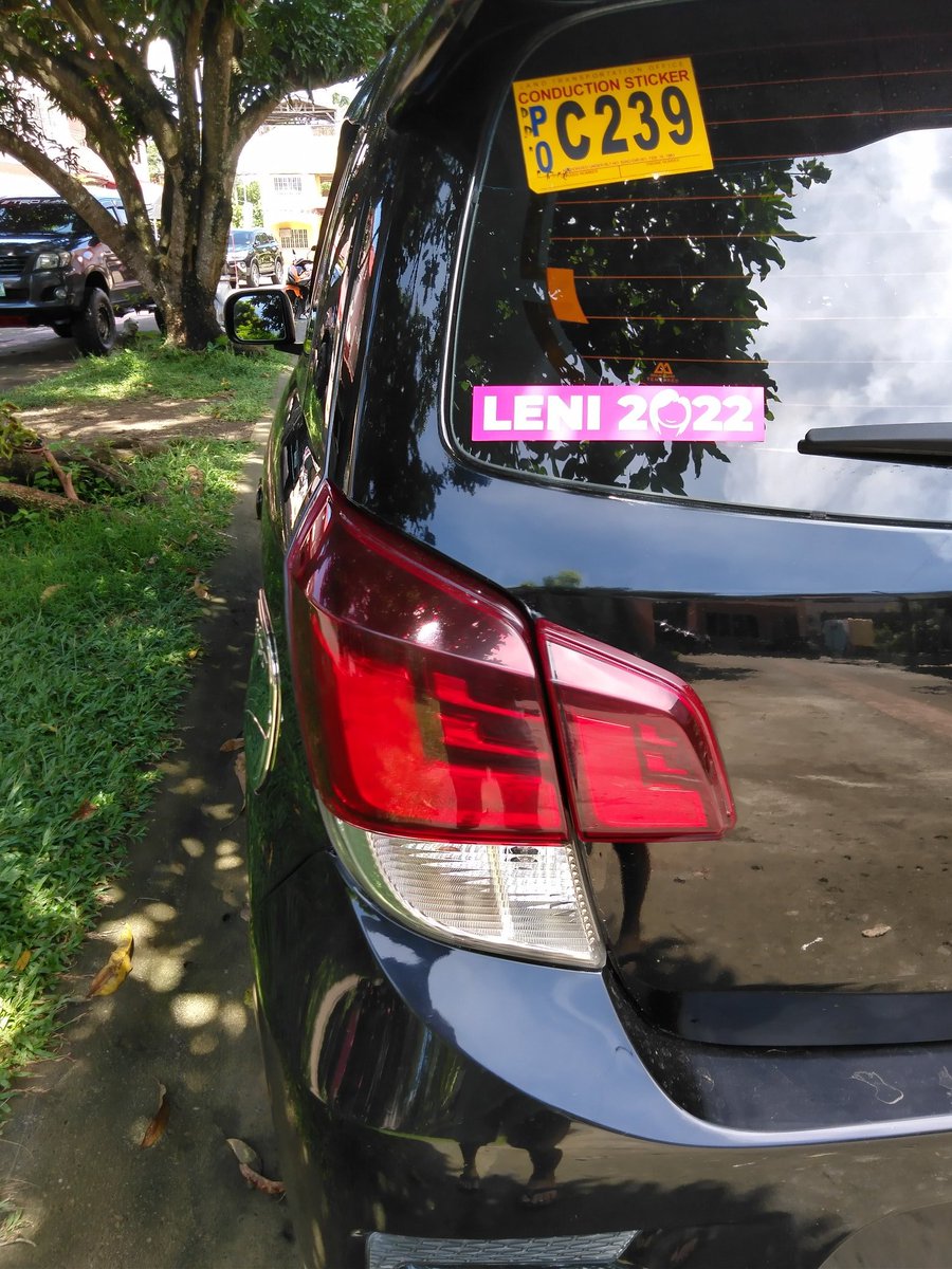 lcpareja's tweet photo. #LeniRobredo Happy Birthday to the Philippine's 17th President. My gift for you is that I converted someone to be a kakampink yesterday. 😊 https://t.co/KzOIAOPmAd