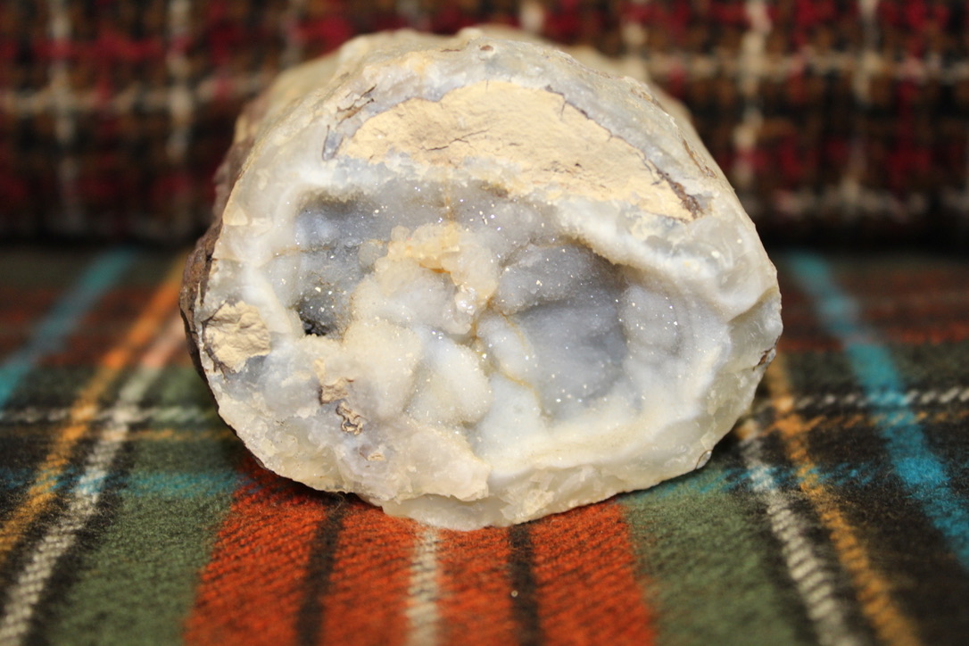 PMEUBC's tweet photo. Happy #FossilFriday everybody! This is just a piece of a #dinosaur #bone. However, b/c the #marrow decomposed inside the bone, when #minerals got inside there was nothing left to #fossilize. There was also nothing to prevent crystal-growth. It's both a #geode AND #fossil! https://t.co/93htoiiC9j