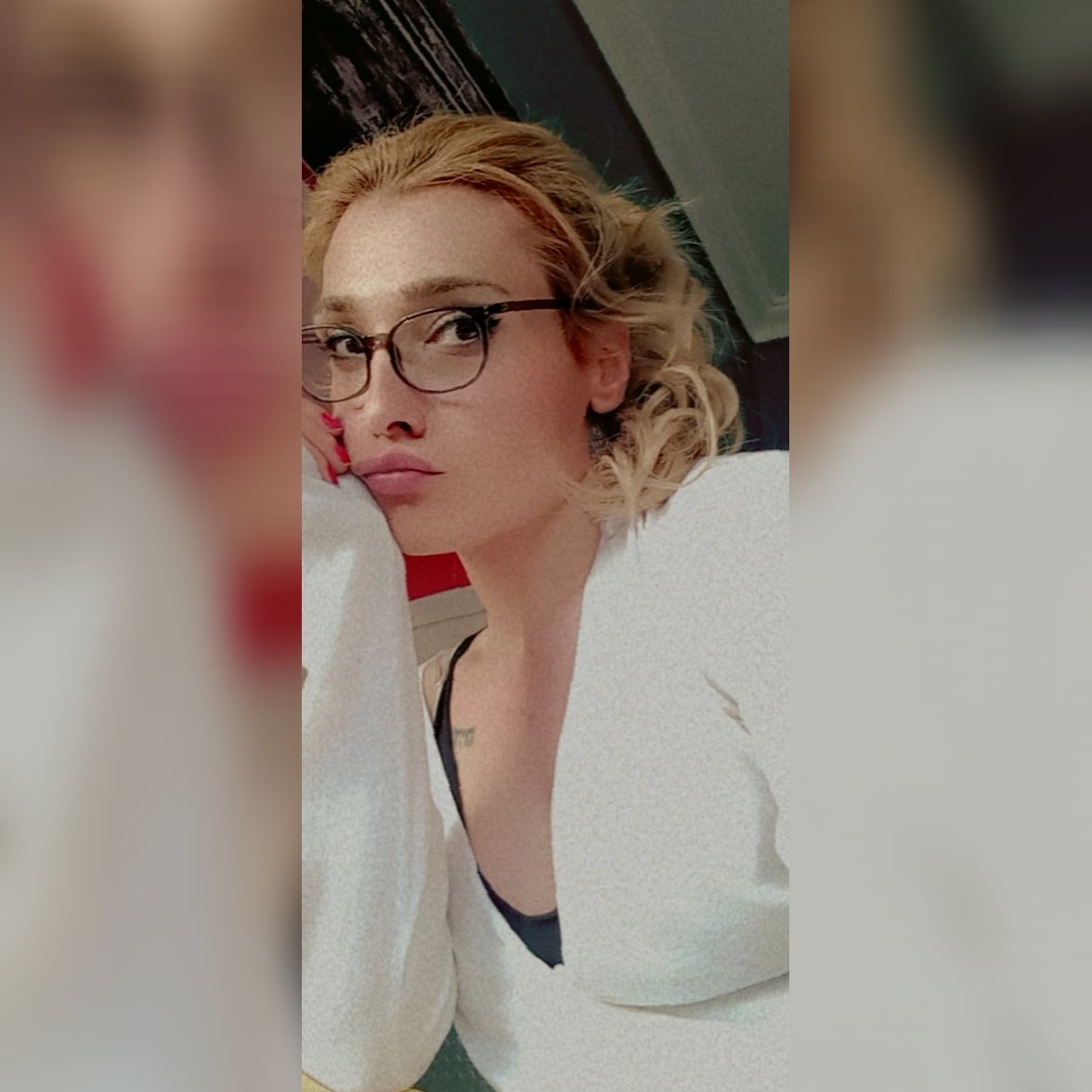 ⬇️                    #izmittraveﬅi
       ↘️         ↗️
              ➡️
↪⭕5️⃣33^^23️⃣8^^53^^26️⃣↩
Tek kuralım 'KURAL'SIZ olmak..