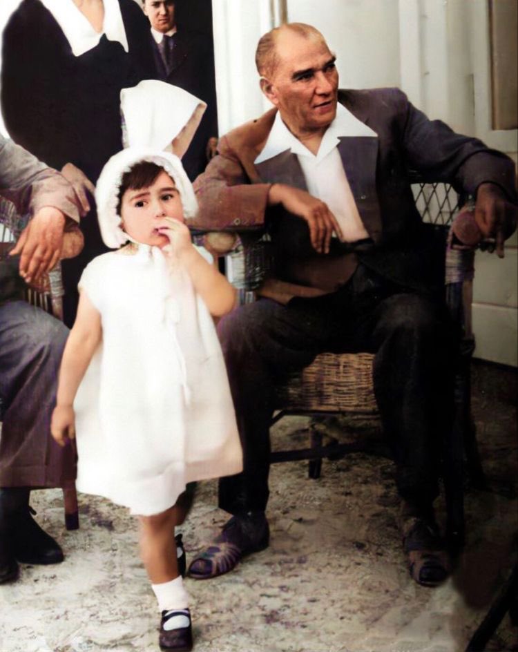 Ata’mızın tüm dünya çocuklarına armağan ettiği 23 Nisan Ulusal Egemenlik ve Çocuk Bayramı’mız kutlu olsun ❤️