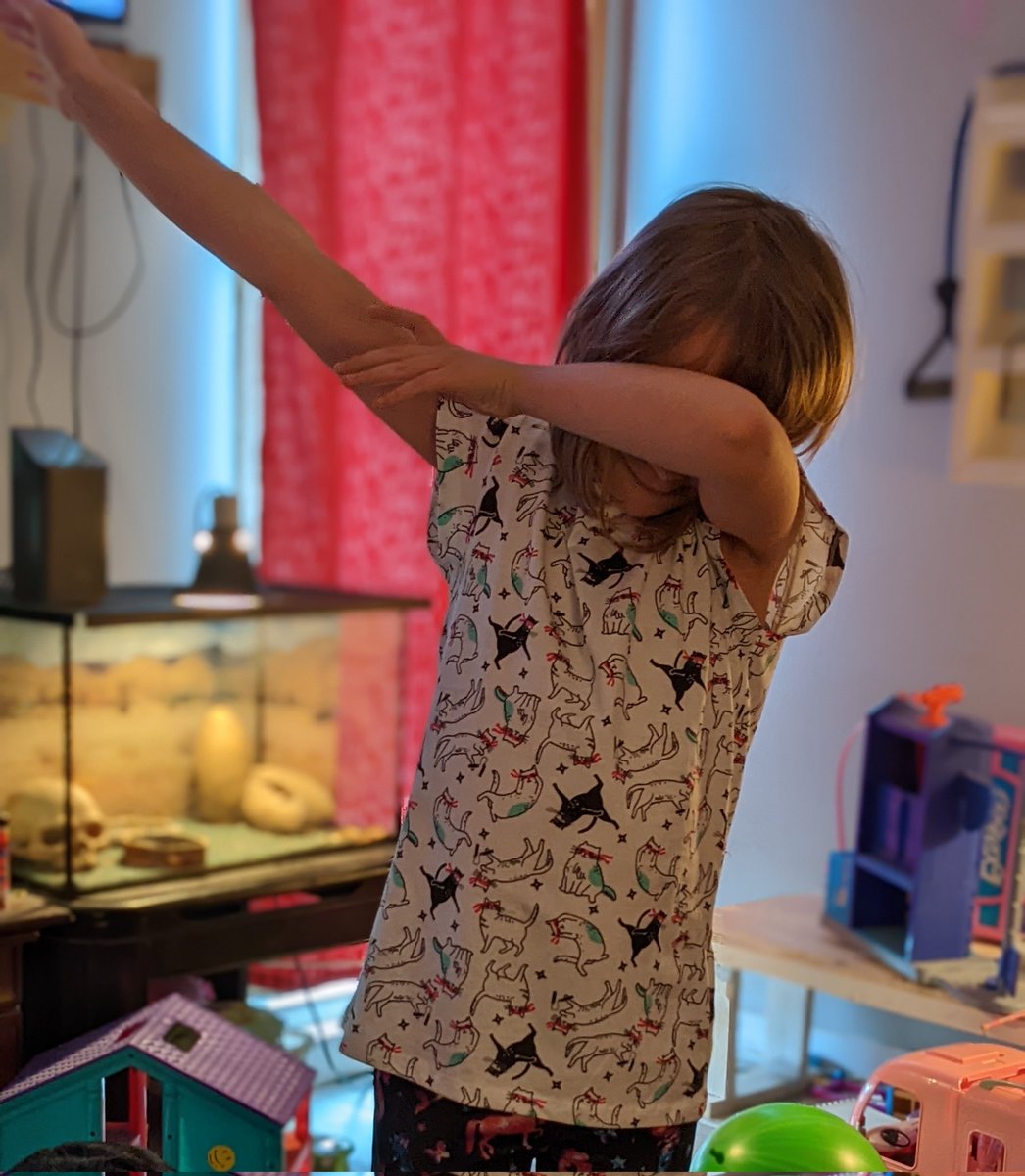 LouLouKolt19's tweet photo. I asked to take a picture and if course she does this 😂 #8yearsold #thedab https://t.co/YtCPImYlEf