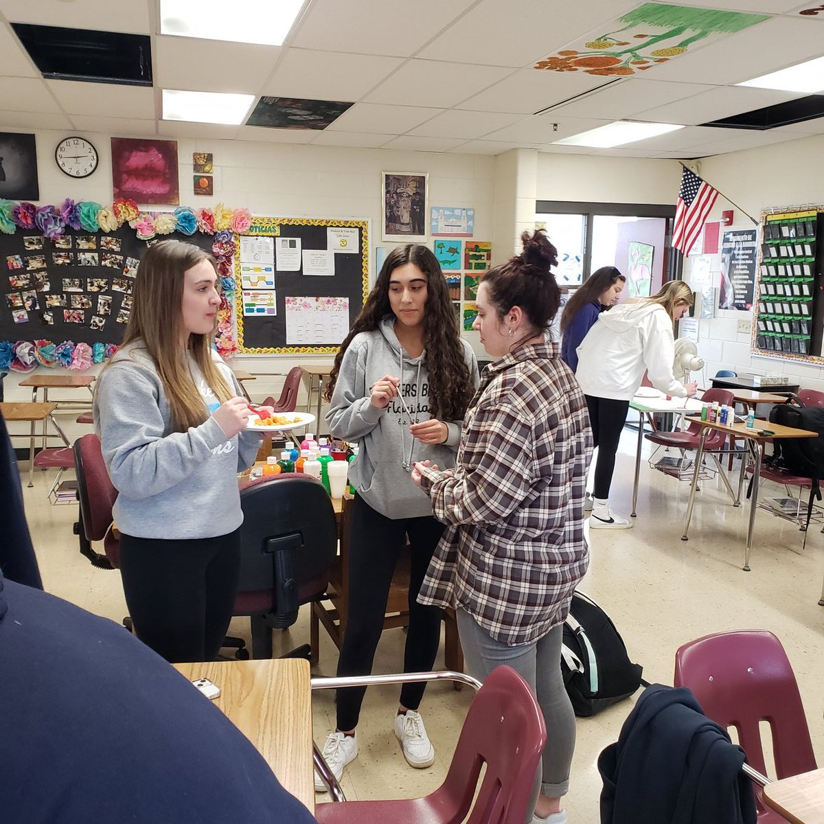 loefflerbell's tweet photo. #spanishclub painting ceiling tiles #goviveatumanera #alfombras #cultura @MHSIrvine @MuskegoNorwaySc https://t.co/cMtHkd93eD