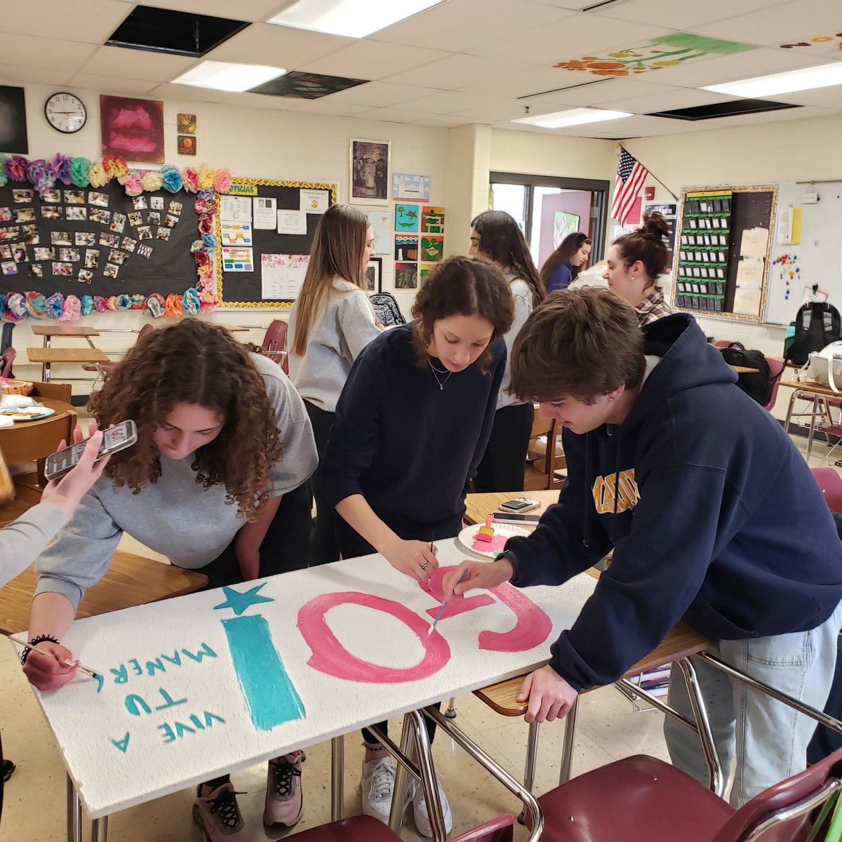 loefflerbell's tweet photo. #spanishclub painting ceiling tiles #goviveatumanera #alfombras #cultura @MHSIrvine @MuskegoNorwaySc https://t.co/cMtHkd93eD