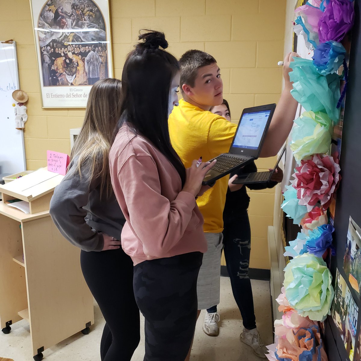 loefflerbell's tweet photo. After debating the "best" region of Spain #CAPP204 students experience some culture first hand #naipes #arte #restaurantes #elencierro #deportes #studentchoice @MHSIrvine @MuskegoNorwaySc https://t.co/121bMdm2eE