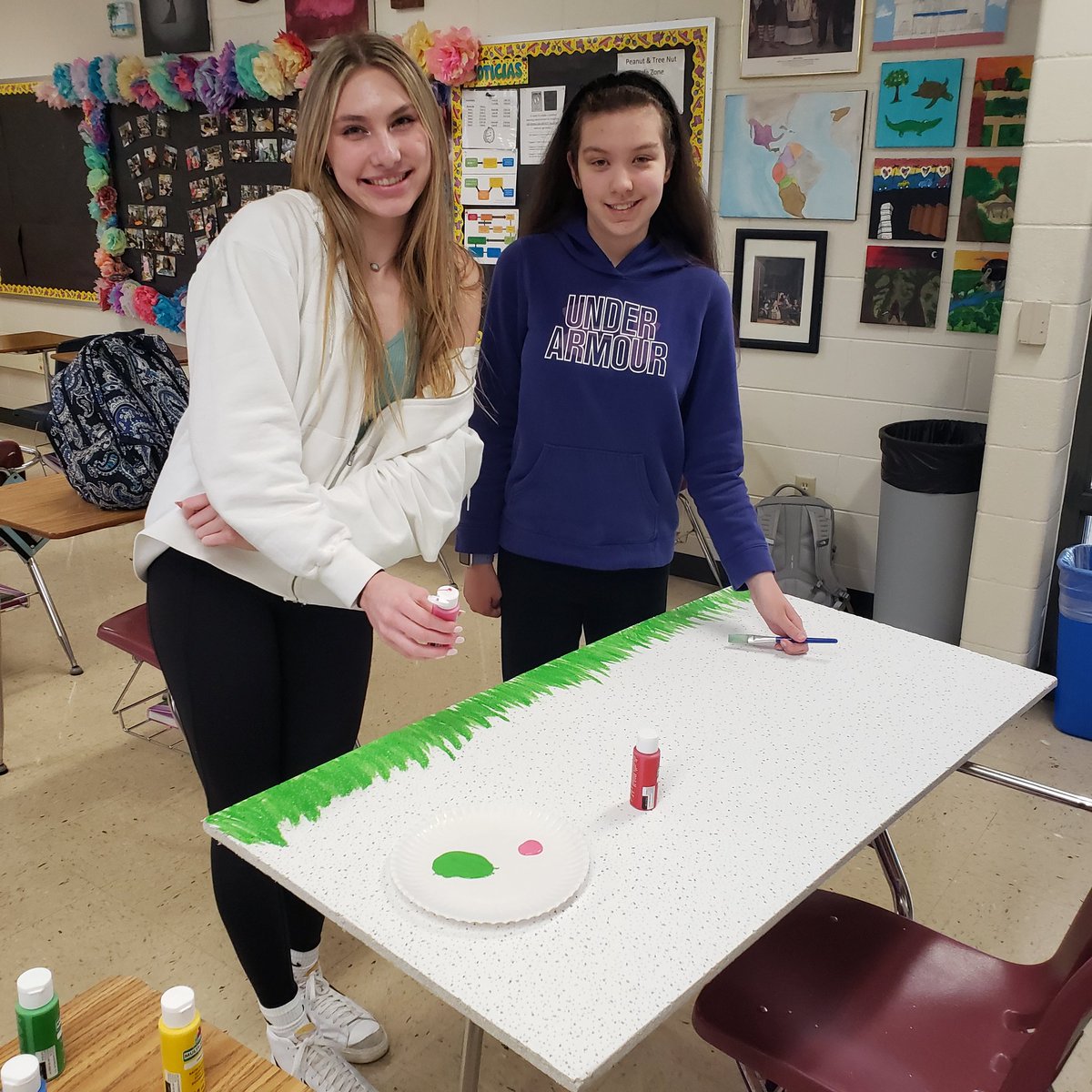 loefflerbell's tweet photo. #spanishclub painting ceiling tiles #goviveatumanera #alfombras #cultura @MHSIrvine @MuskegoNorwaySc https://t.co/cMtHkd93eD
