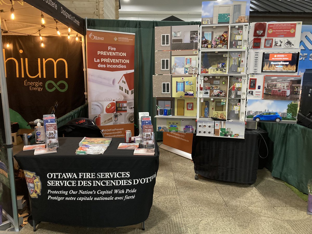 OttFirePrevent's tweet photo. Come visit the @OttFirePrevent booth at the #cottagelifeandbackyard show at the @EYCentre! We will be here all weekend showing off our new hazard ! thank you @FirehouseSubs #publiceducation #FireSafety #displaytable #ottfire https://t.co/feCY9nkttK