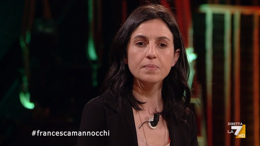 welikeduel's tweet photo. "Portare via i telefoni non significa soltanto impedire a queste persone di comunicare la presenza degli invasori russi, ma significa anche privare la popolazione della conoscenza dei corridoi umanitari, di sapere se e come possono salvarsi"

#francescamannocchi #propagandalive https://t.co/vaMMiOPQ9c