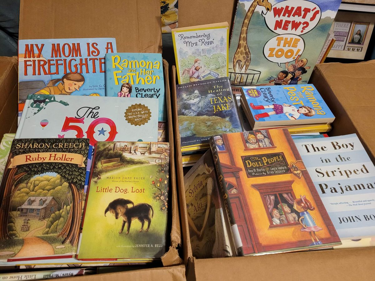 coachrachel33's tweet photo. We received a surprise shipment today from our friends over at the Str8Up Show Podcast‼️
Two boxes full of books‼️
Thank you, Str8Up Show! 🙌
#booksandball
#weareyouthfirst
#communitybuilding
#notforprofitorganization https://t.co/hErC9Gm4ag