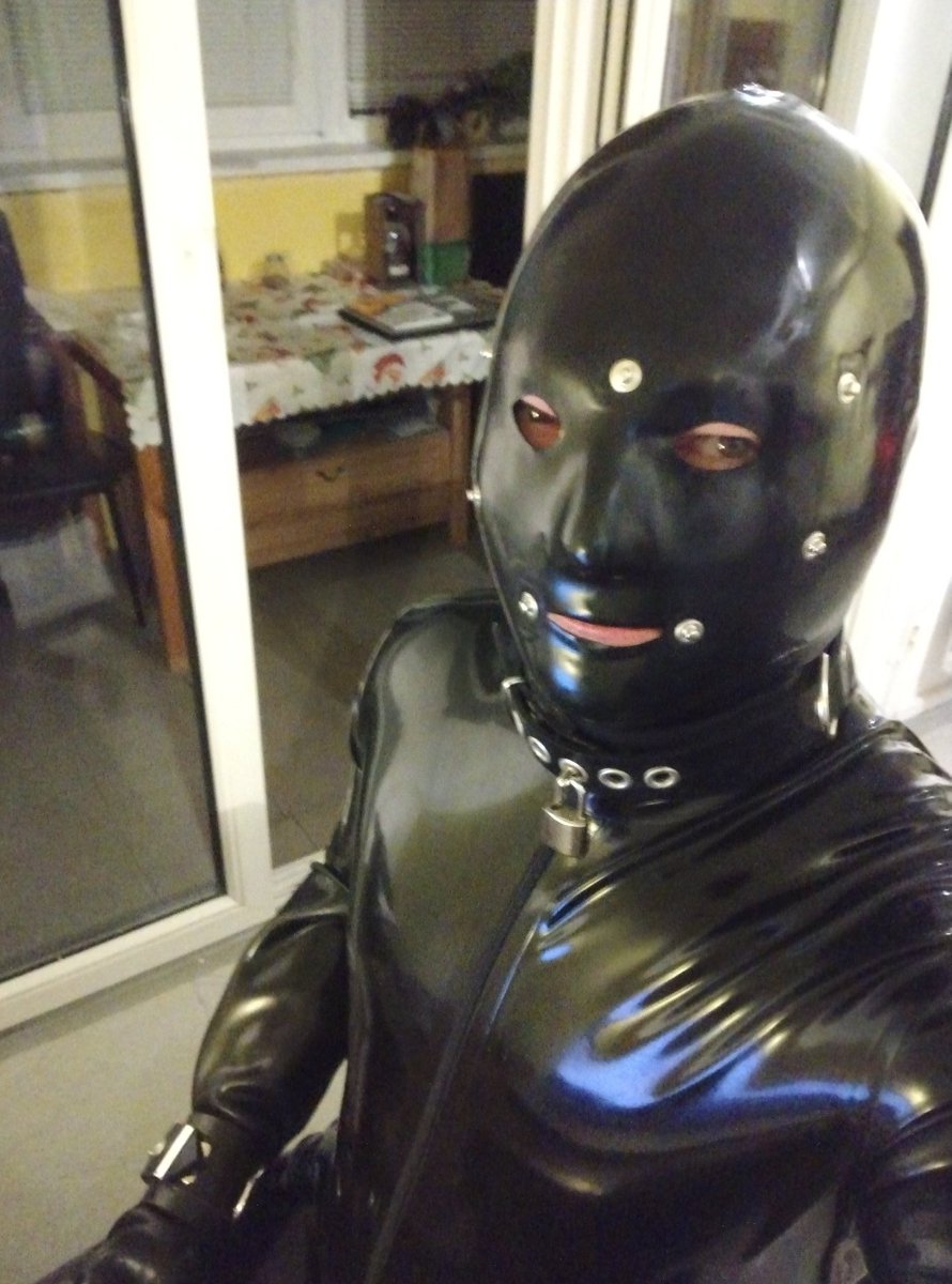 rubberrasco's tweet photo. Just friday nigh https://t.co/eMjOY0G3NR