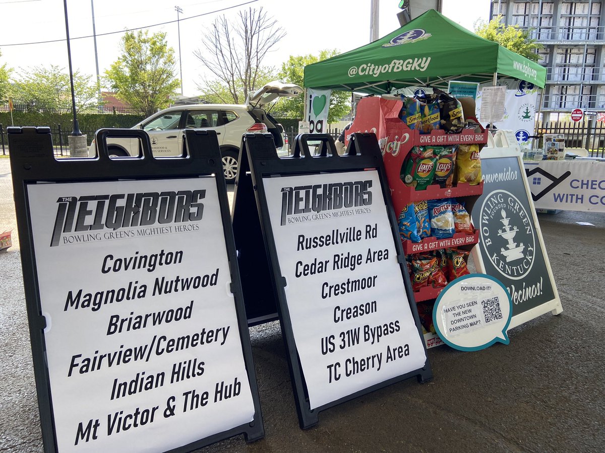 CityofBGKY's tweet photo. We’re celebrating “The Neighbors: Bowling Green’s Mightiest Heroes” at our Community Block Party! Until 7 pm here at #sokymarketplace Pavilion and the  @BGHotRods Alley next to BG Ballpark in @DowntownBGKY 

#BGGovToGo #BGstrong #NCS 
💚💚💚 #loveBG #loveyourneighbor https://t.co/S8rGQN33Lu