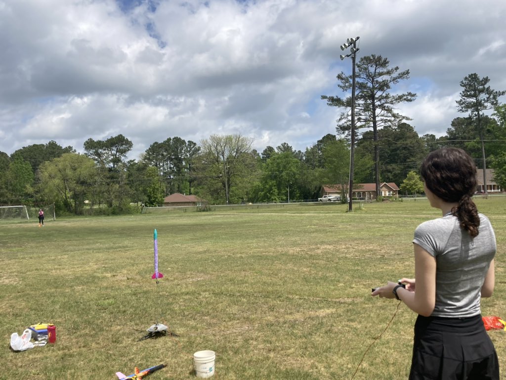 TrojanNation11's tweet photo. Mrs. Maloney’s AP physics students had a soaring good time this week 🚀 

Students shot off the Rockets to apply their projectile calculations!

#LCSDExcellence
#TrojanPride https://t.co/nipNApevBA