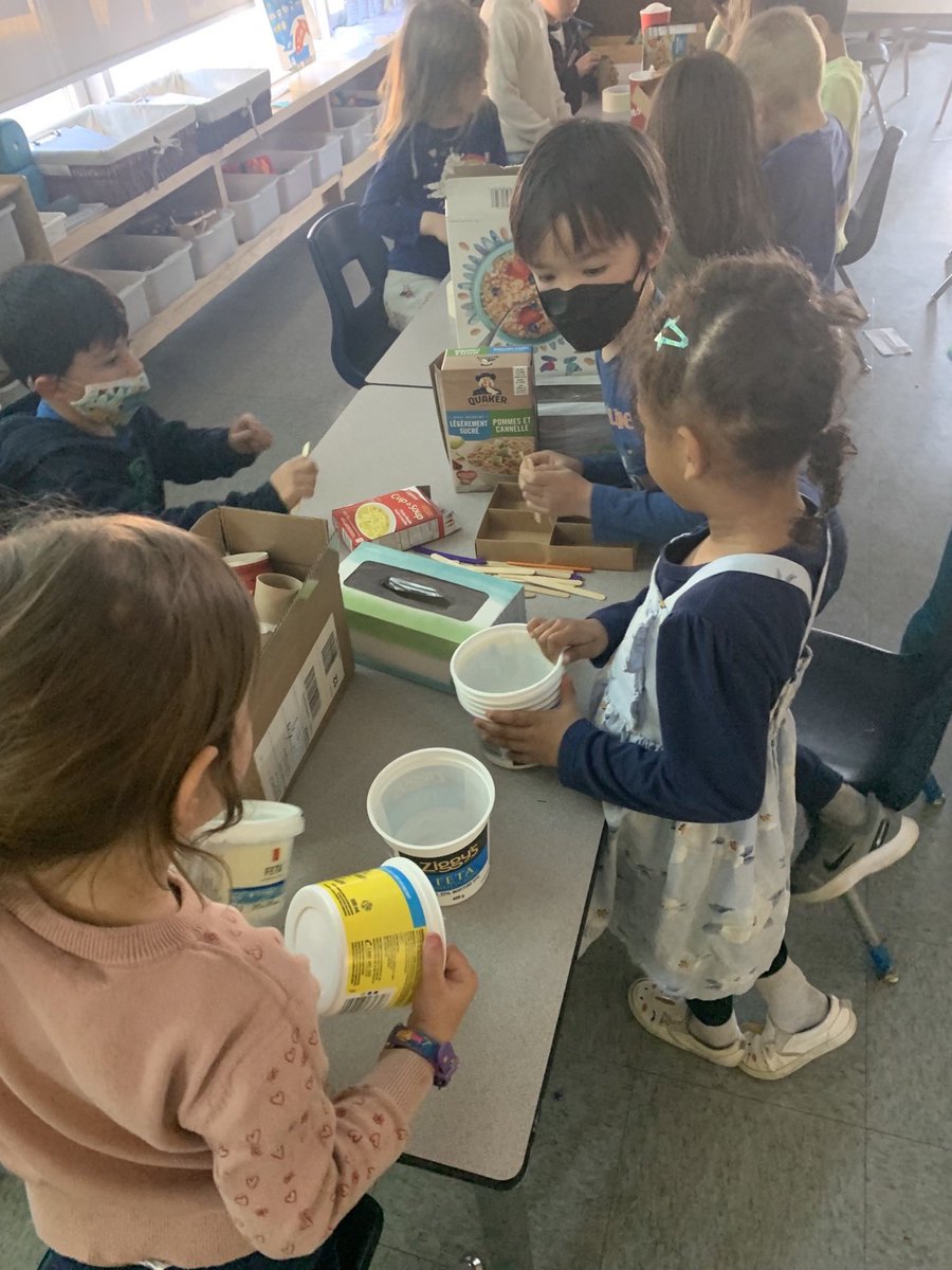 Earth Day was filled with rich discussions about taking care of our beautiful planet 🌎 Some sorting, mindful colouring and building using recyclables 📦 #tdsb #EarthDay2022 #fdk @TDSB_HowardPS