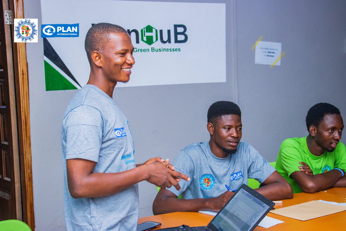 NecessaryAid's tweet photo. The President of the U/W ⁦@PlanInGh_Alumni⁩ Network took enumerators through research instruments for Data Generation for Advocacy.
He also took the opportunity to brief team about the many life changing activities of the Plan Alumni Network. Funding ⁦@PlanIntGhana⁩ https://t.co/KmFxI2obaS