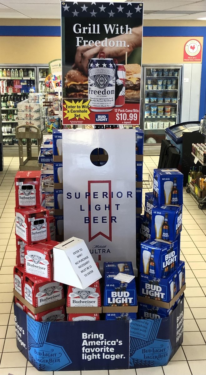 Jakesmarket's tweet image. It isn&apos;t summer if you aren&apos;t playing cornhole, right? Stop by our #SpringfieldVT Market location to enter to win this cornhole set and spend your summer having fun in the sun ☀️

Entries being accepted now through May 30th  ✨