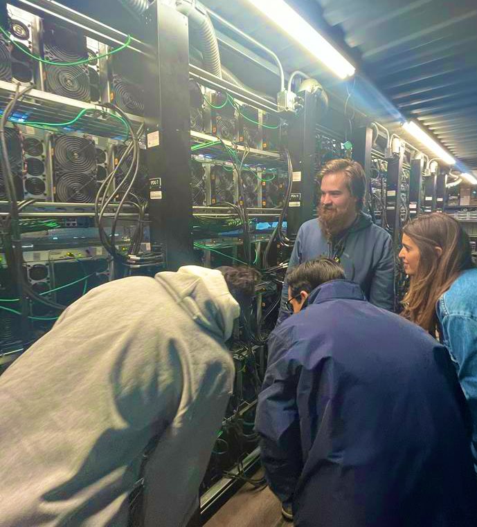 #mining Farm Hangout with the crew! #mining #cryptomining 🚀👀