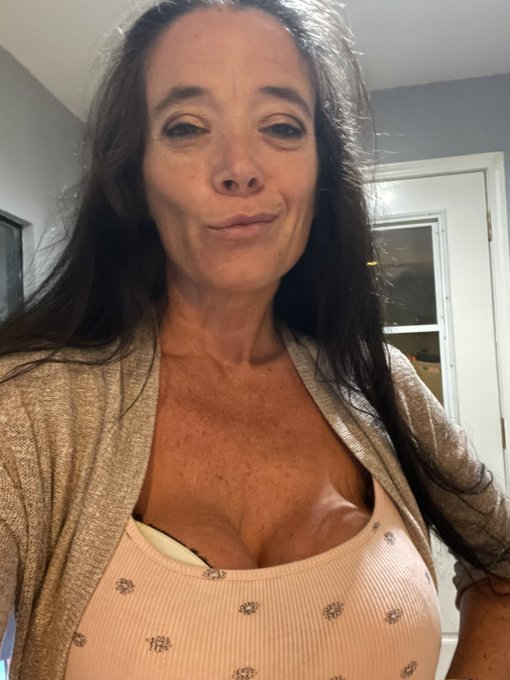 Happy Friday Who needs a hug 🤗 https://t.co/mVPx28AAUB<a href="/tag/cali10k"class="tags"><span>#cali10k</span></a>