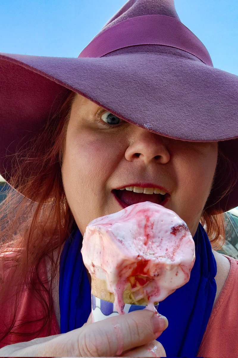 TieDyeTravels's tweet image. Never miss an opportunity to be awesome. Or if you can't be awesome, be funny. 

Now I need to go change, I got ice cream everywhere. 

#visitbentonville #icecream #suchanerd