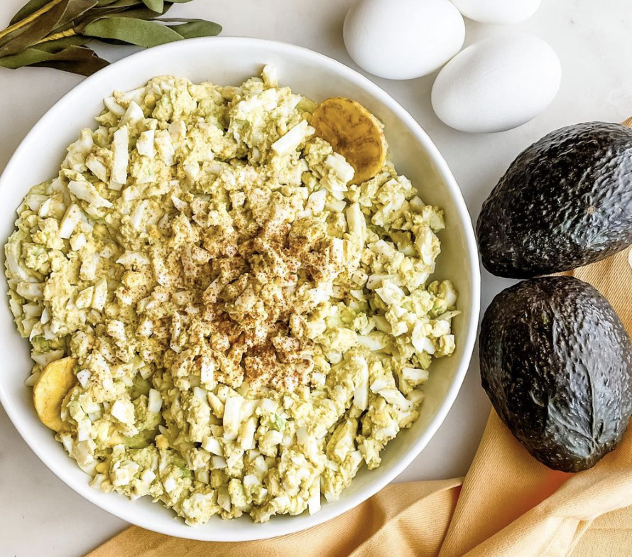 This is Avocado Egg Salad is one of our favorite weeknight meals because it's so quick to make and the kids LOVE it! I totally recommend saving this kid-friendly meal! 

Full post here: instagram.com/p/CcfmruYLEHg/…