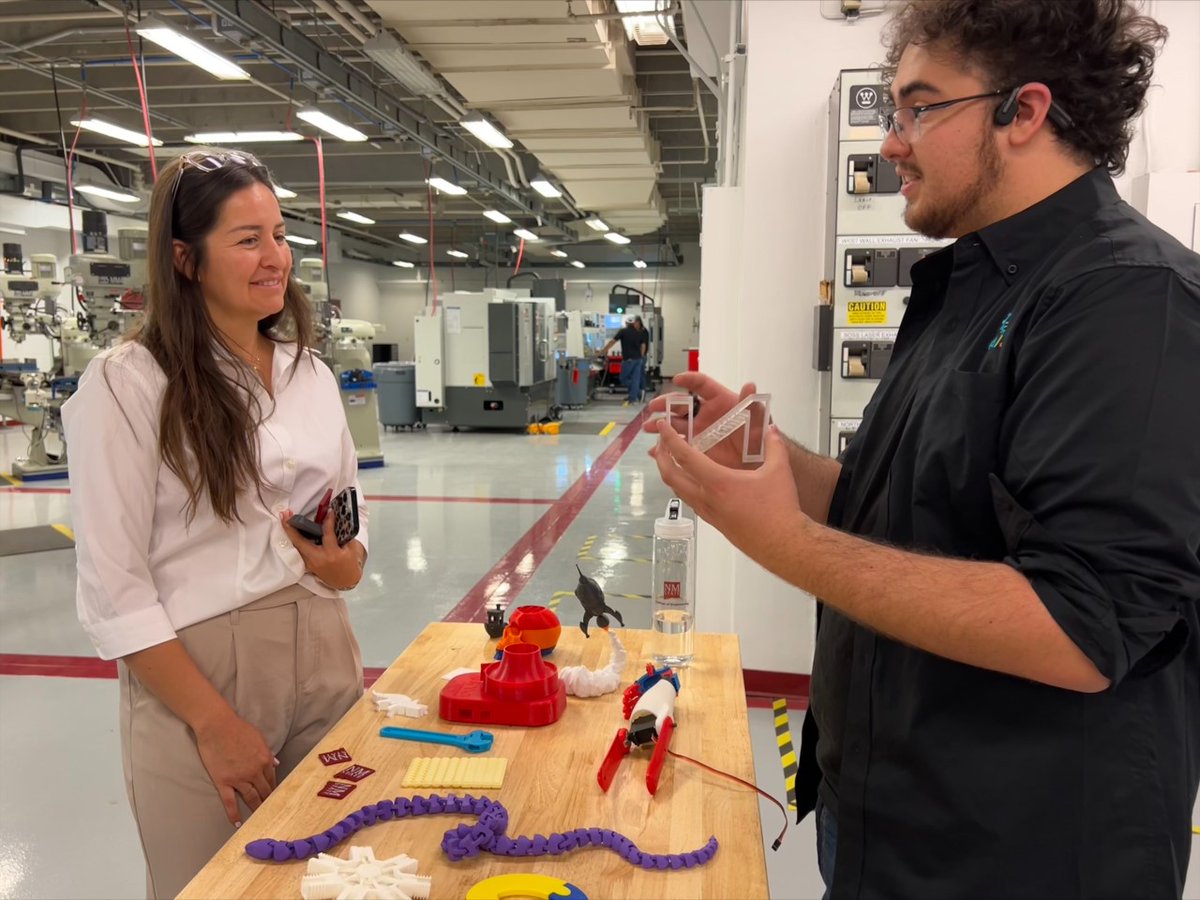 NMSU_engineer's tweet photo. Cadena helped to get legislative funding and the Arvizu’s made a personal gift to equip the space with state-of-the-art machinery and technology. 

Housed in the College of Engineering, the space serves students and researchers from all disciplines across campus. https://t.co/fVy4qymUIR