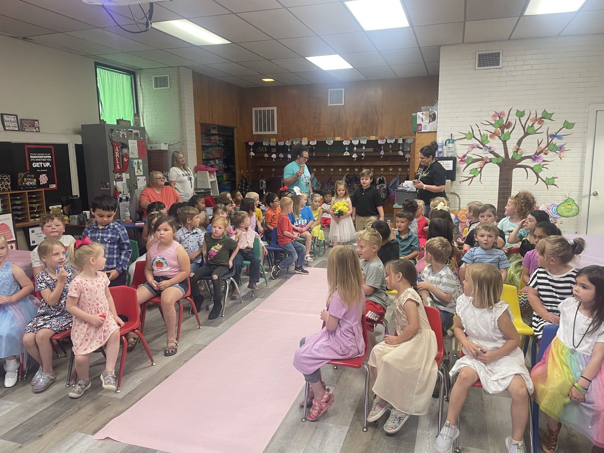 Positive Post Friday: W is the letter of the week. I had the honor of officiating the wedding of William and Windy Walrus this morning with our PreK Wolves. #ppf #oklaed #daviswolves