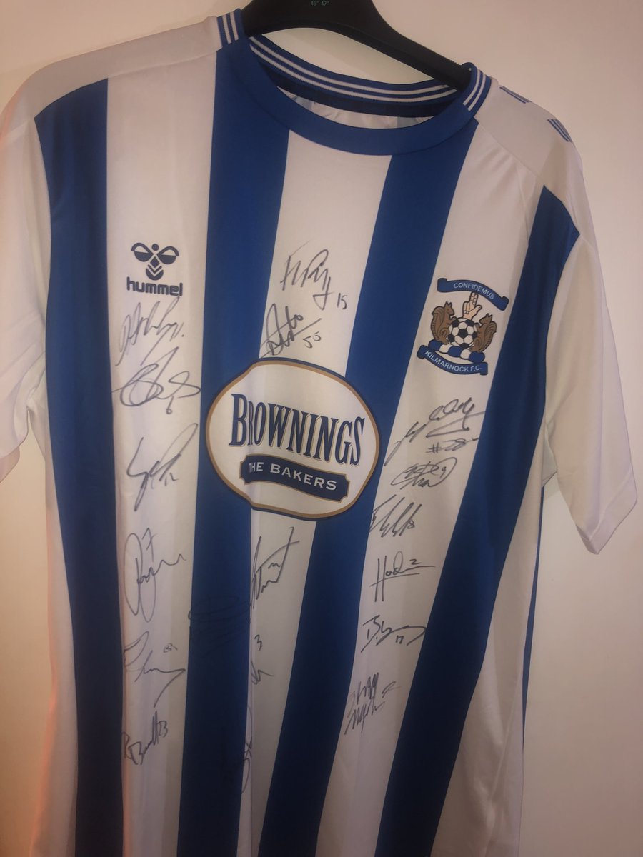 headitpodcast's tweet image. 🚨GIVEAWAY🚨

To celebrate @KilmarnockFC winning the league I will be giving away a Kilmarnock shirt signed by the league winning squad!

To enter: 
1. Follow @headitpodcast 
2. Retweet this post

Winner announced 3rd May - thanks again to @frasermurray20 for sorting this out👏!
