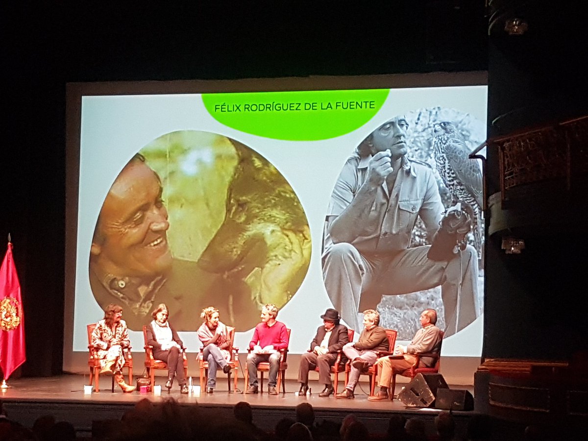 NereaUVA3's tweet photo. Hoy para celebrar #ElDiaDeLaTierra  nos hemos adentrado un poquito más en aquello que empezaron hace 50 años y que aún, por desgracia, se sigue ignorando. Cuidemos la naturaleza, ya que somos naturaleza  #DCSUVA #EstrategiasCCSS #Influencereducativo https://t.co/x7V4kdSBOy