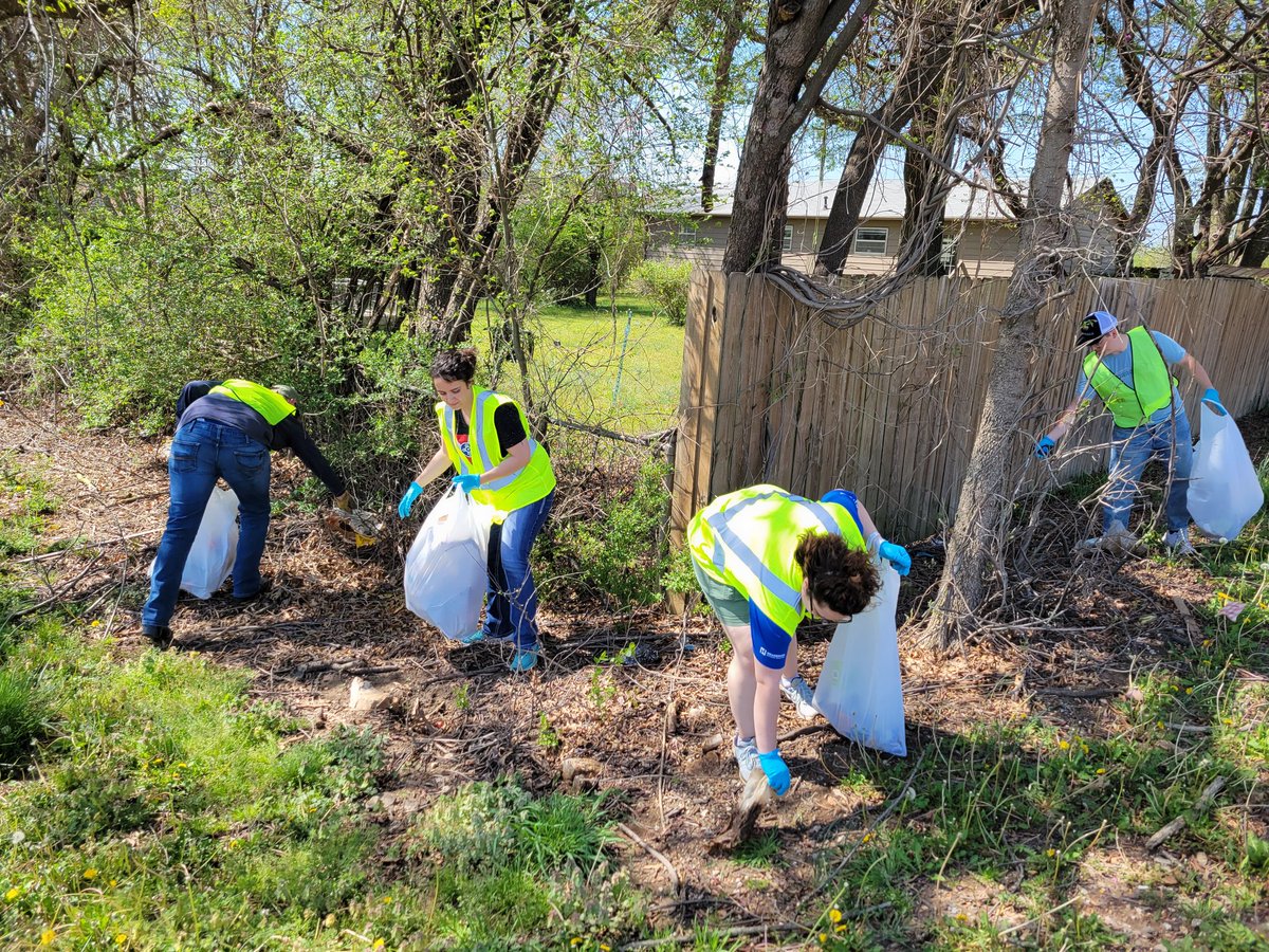 #HendersonBentonville is celebrating #EarthDay2022 on our @hendersonengs Adopt-A-Street in front of @Walmart on J St. In #Bentonville #Hendersoncares