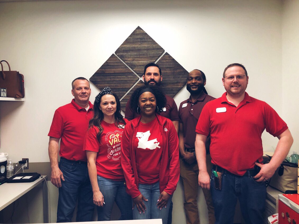 I had the absolute pleasure of training D331s newest SD Krystle!! We loved having you here at our store and are so excited for the amazing things you’re going to bring to this company. You got this!!!