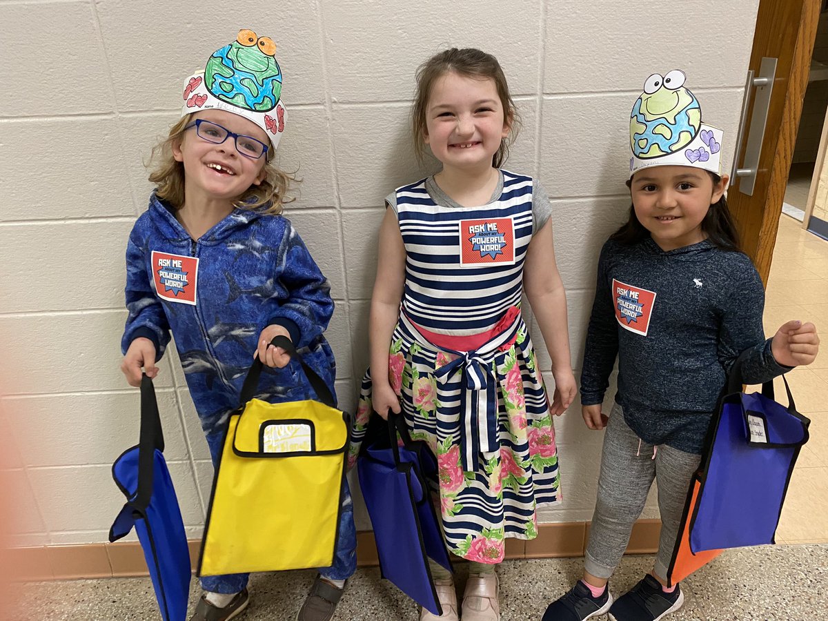 We love to OBSERVE our powerful word collection grow! @OPfirsties <a href="/OakPark_NPSD/">Oak Park Elementary School</a>