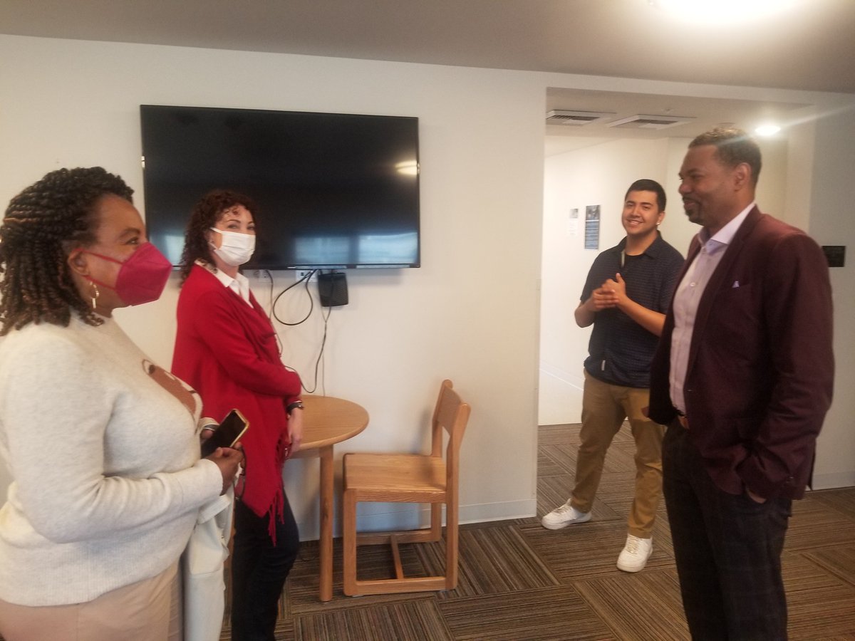 ChancellorPitre's tweet photo. Special thank you to Dr. Darrell Cain, President of EvCC and Edgar for my first tour of EvCC's Residence Hall. Things have changed since I was an undergrad!!! https://t.co/9GCxMSwiJ0
