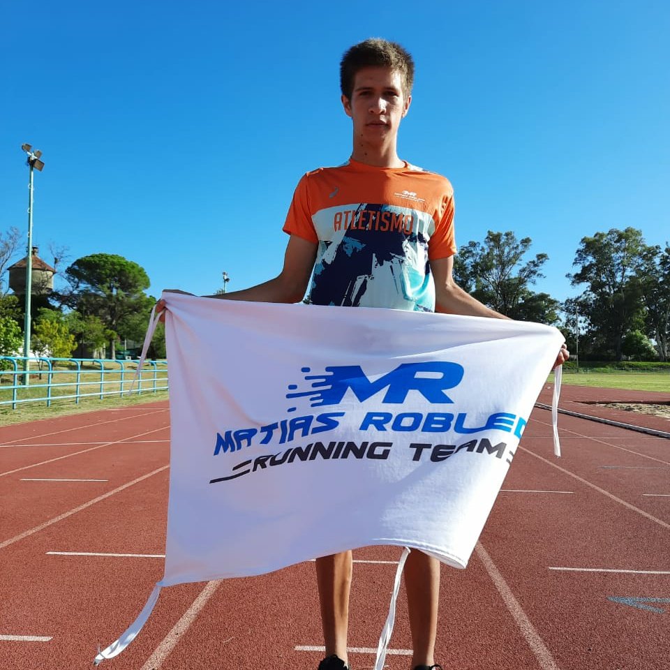 CorrientesCorr4's tweet photo. CORREA, CARLOS. Del equipo Matias Robledo Running Team, Competirá en 800m y Posta 4x400. 💪🏽🏃🏽 #atleta #deportista #bellavista #Corrientes #argentina #800m #posta4x400 https://t.co/kJrB9heVlr