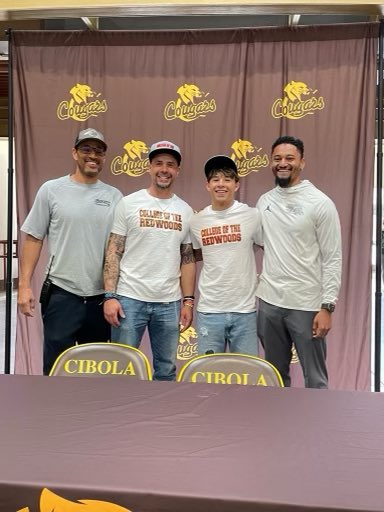 Blessed🙏🏽🌴🏈<a href="/CoachRodWill/">Rod Williams</a> <a href="/cibolafootball/">Cibola Football</a> <a href="/SebastianNoel47/">Sebastian Noel</a> <a href="/Valdez5Island/">Dorsett Valdez</a> <a href="/RedwoodsFB/">Redwoods Football</a> <a href="/JamesDYodice/">James Yodice</a>