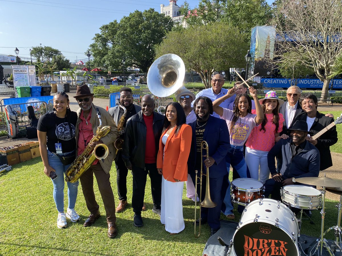 ChefKevinBelton's tweet photo. French Quarter Festing with the @dirtydozenbrassband and my @WWLTV family. I hope y’all had as much fun as we were having. #frenchquarterfest2022 #nola #festing #nolafestivals #musicfoodandfun #noplacelikenola #cookinwithchefkevin #beon4 https://t.co/GcY2iqZR6K