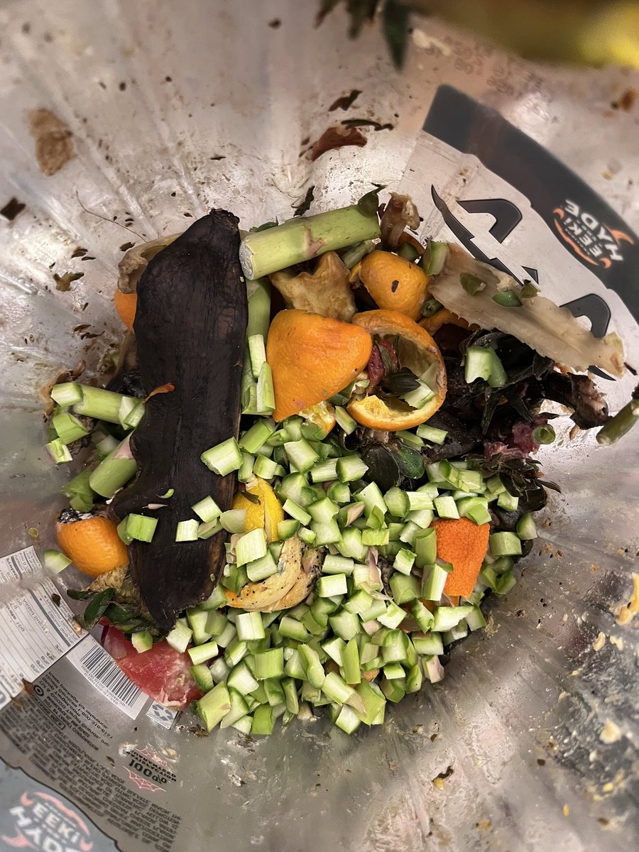 eljayjoseph's tweet photo. Get your own lomi and make garden soil out of your dinner scraps in less than a day! $48 off using this code: 6SP947DEI9B #lomiearthday #beforeandafter #gardensoil #foodscraps #zerowaste https://t.co/75bsVbpA2P