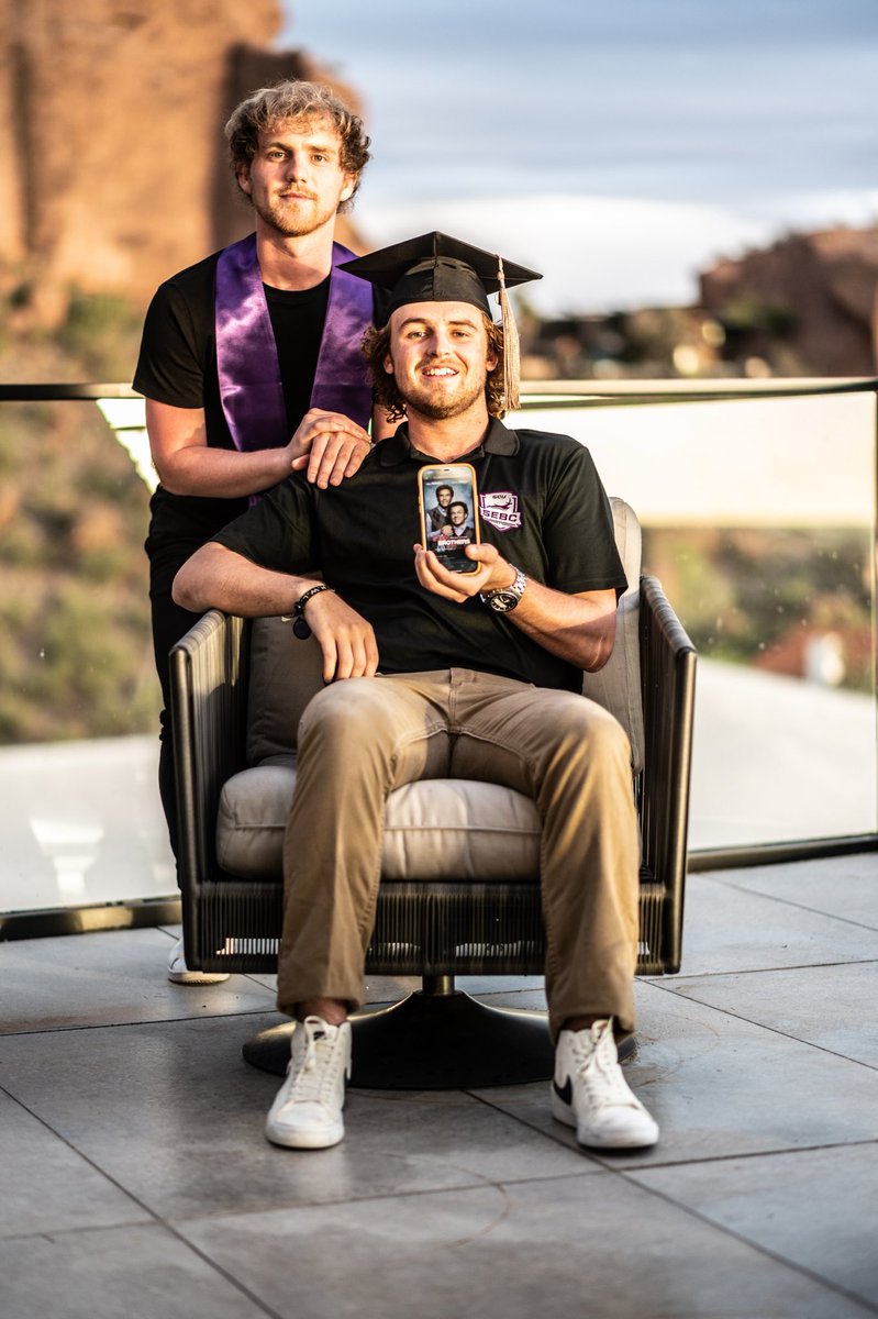 gcu_mbb_mama's tweet image. The best “stepbrothers”
YOU DID IT!!!
#gcu2022
#lopesup 
#GCUgrad