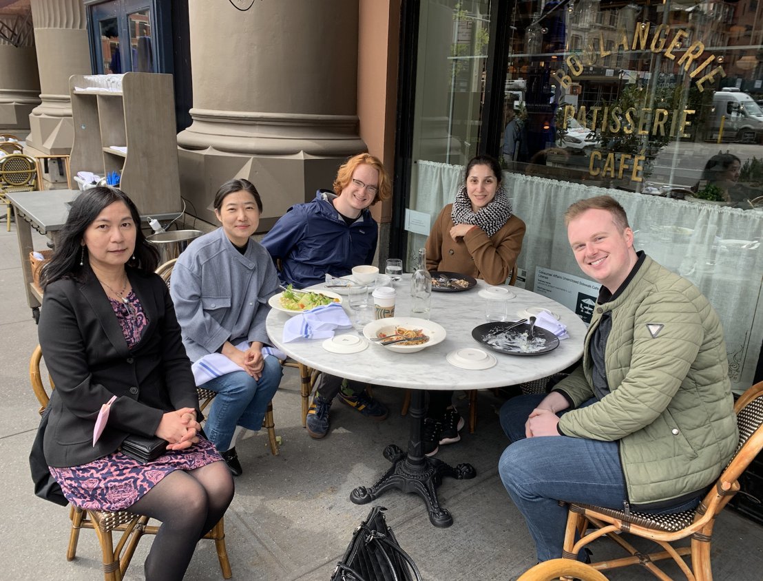 Lunch w/ grad students &amp; postdocs at @NYUCAS NYU Biology Seminar🌱🧪🔬🧬-- hosted by <a href="/shhuang1/">S. Carol Huang</a>. Thanks y'all for the hospitality and exciting discussion!