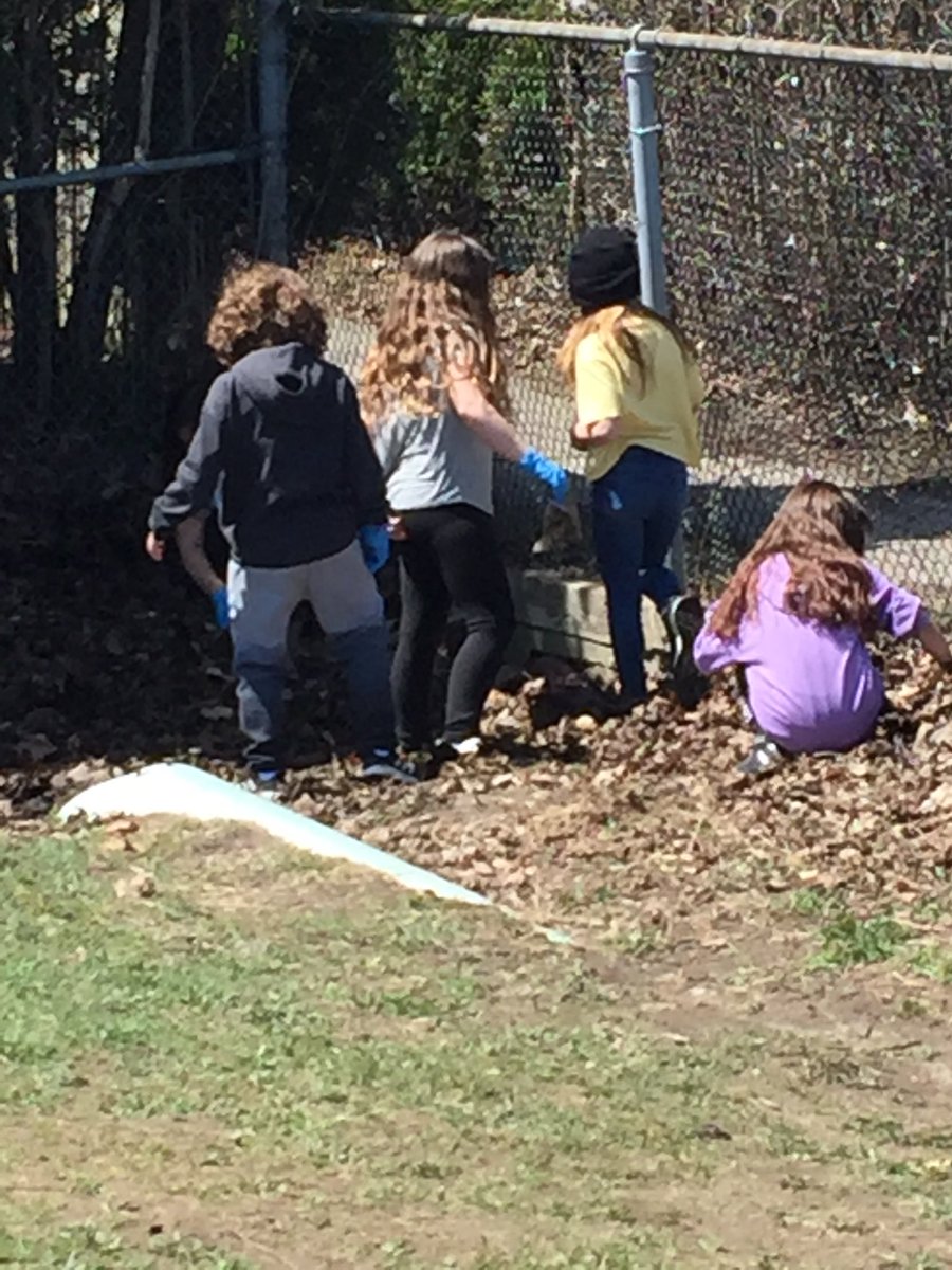 Showing respect and love for Mother Earth #EarthDay #EarthDay2022 <a href="/YCDSB/">York Catholic District School Board</a> <a href="/DomenicScuglia/">Domenic Scuglia -</a> <a href="/laurasawicky/">Laura Sawicky</a>