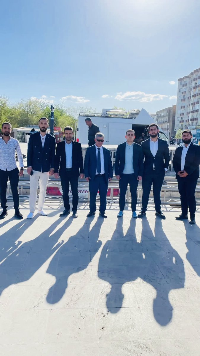 DevaSurGenclik's tweet photo. #DevaSurGenclik Ekibi olarak Genel Başkanımız Sn.Ali Babacan’ı Diyarbakırda Ağırlamaktan Şeref Duyduk. 

Bizler bu yola ikna edilerek çıkmadık inanarak çıktık ✊

Başkanımız Sn.@sadrettintosnlu Tebrik ederiz. 👏 https://t.co/1IRRHJ60q2