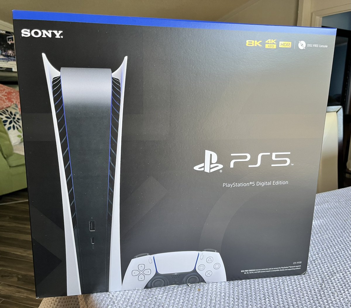 R3LL2COLD's tweet photo. After 804,628 days, I finally got a PlayStation 5 🥹.

#playstation #playstation5 #console #consolegaming #ps5 #sony #gamer #happy https://t.co/h2wTd8OCQc
