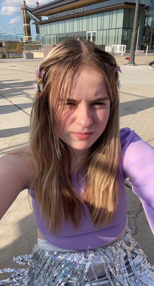 atmadsworst's tweet photo. YASSSS IM SO EXCITED💜💜💜 #SOURstyle #sourtourcincinnati @LiviesHQ @oliviarodrigo https://t.co/p1fdw1AueW