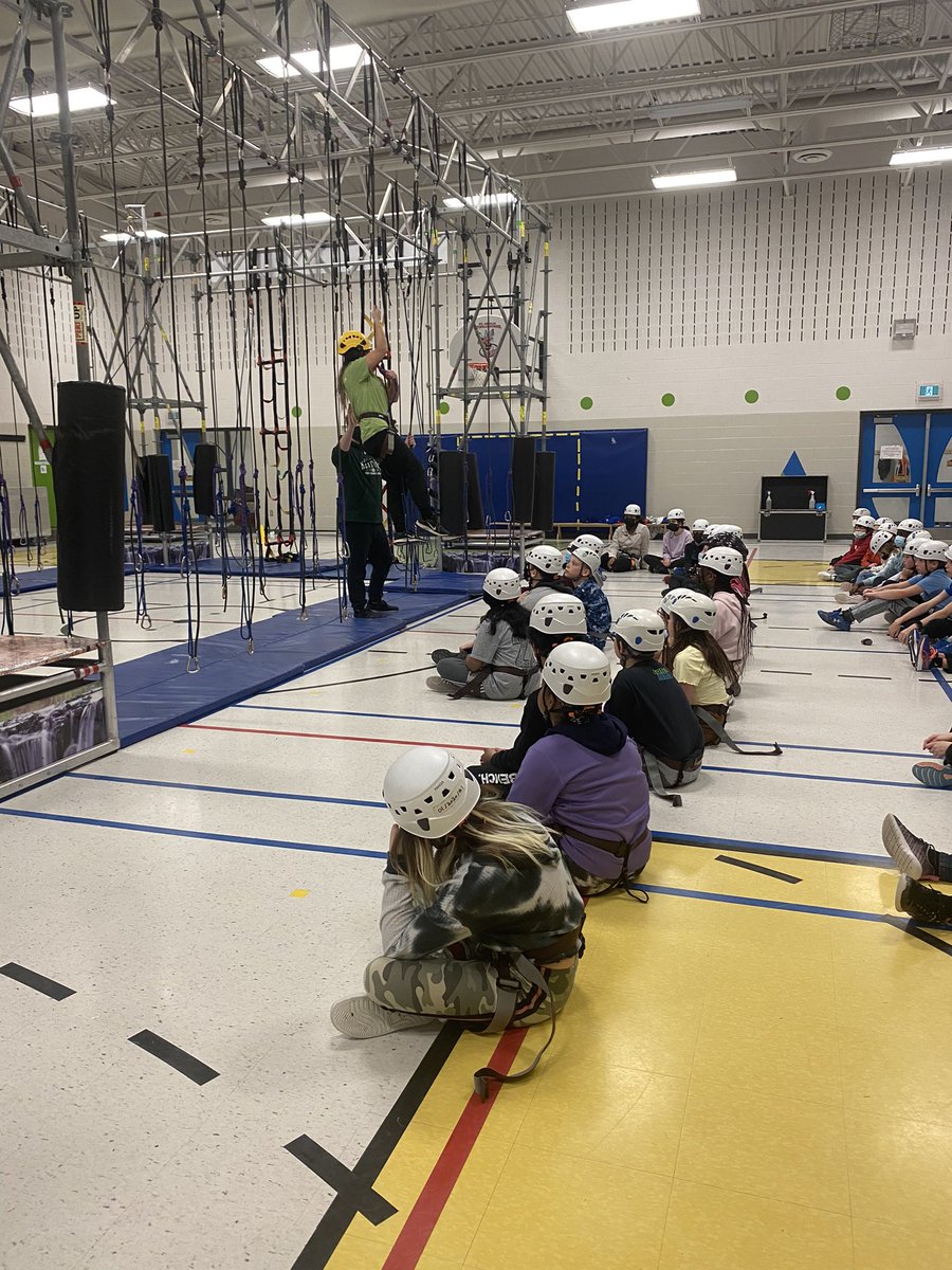 enseignanteJR's tweet photo. @JungleSport at @StCeciliaOCSB today! Lots of fun was had! https://t.co/OiFYDvArbJ