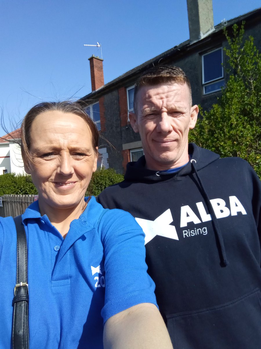 IndyDenise26's tweet photo. Out in #ayrnorth delivering my window posters
With electionsin just 13 days I'm asking the people of Ayr North to vote #sommerville1 for a strong voice for our community's
#albastandsforscotland #localcouncil #LocalIssues #locallass #albaparty #Ayrshire https://t.co/E9Xmy2RtXj