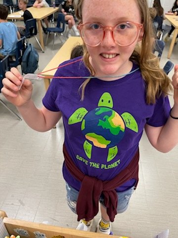 ChilesMiddle's tweet photo. Mrs. Maiden's Think classes celebrated Earth Day by making seed necklaces and recycled water bottle terrariums! 🌎🐾 #PanthersROAR #ThinkAndDesign @ePathwaysSCPS https://t.co/w5VjTCYEt1