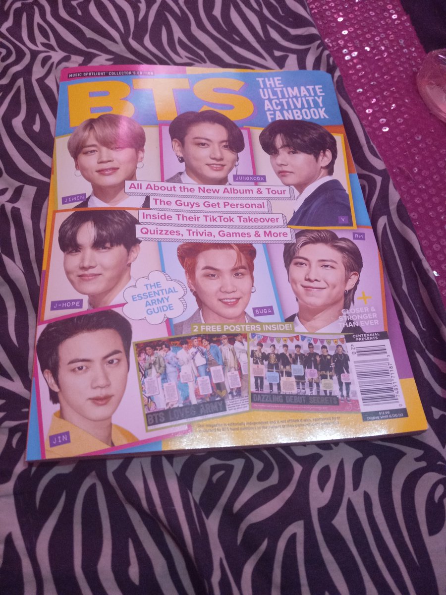 BTSArmyCreates's tweet photo. I got this BTS magazine at @Walgreens yesterday!!🙂💙💛🌸💛😍 @bts_bighit @BTS_twt #BTS #JIMIN #JHOPE #V #Jungkook #RM #SUGA #JIN #BTSMagazine #BTSARMY https://t.co/IgYpRqjJiC