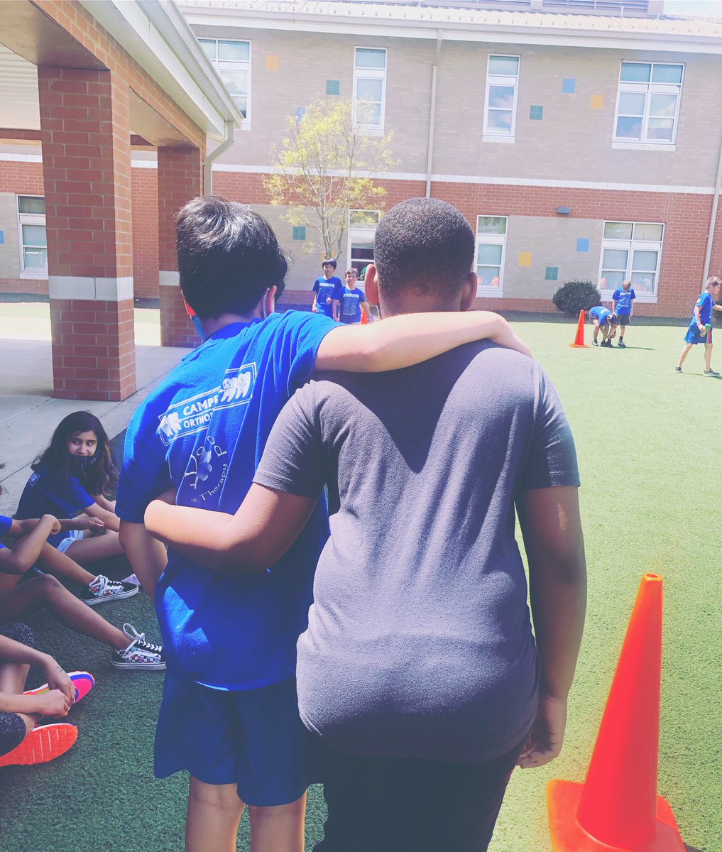 HokePam's tweet photo. This picture makes my heart happy ! @kdedmist - #inclusionmatters #sweetkiddos ππππππ@SycamoreCreekES https://t.co/ndHMlgE2v0